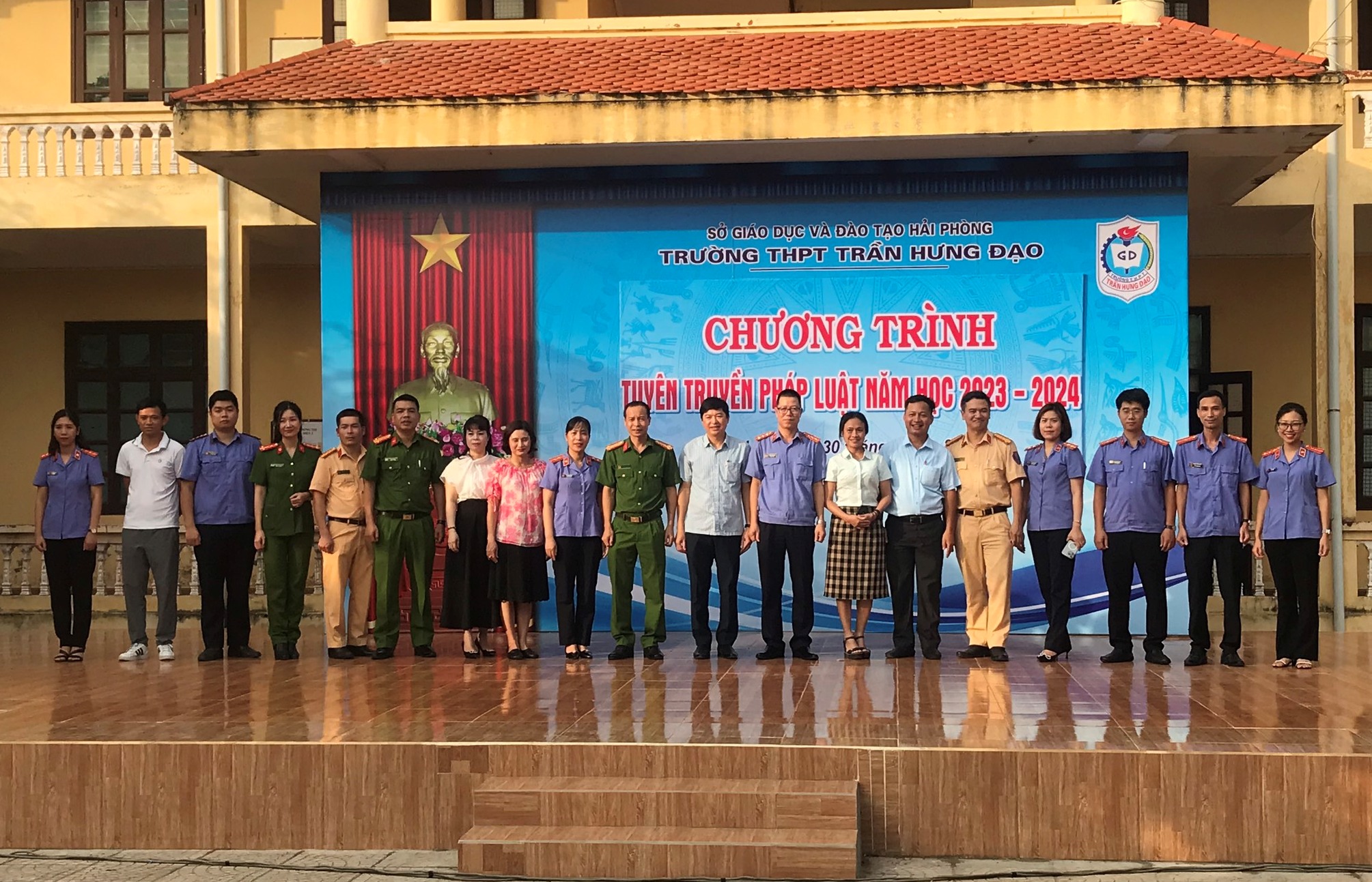 Công an huyện và Viện kiểm sát nhân dân huyện An Lão tuyên truyền pháp luật cho hơn 1.400 học sinh